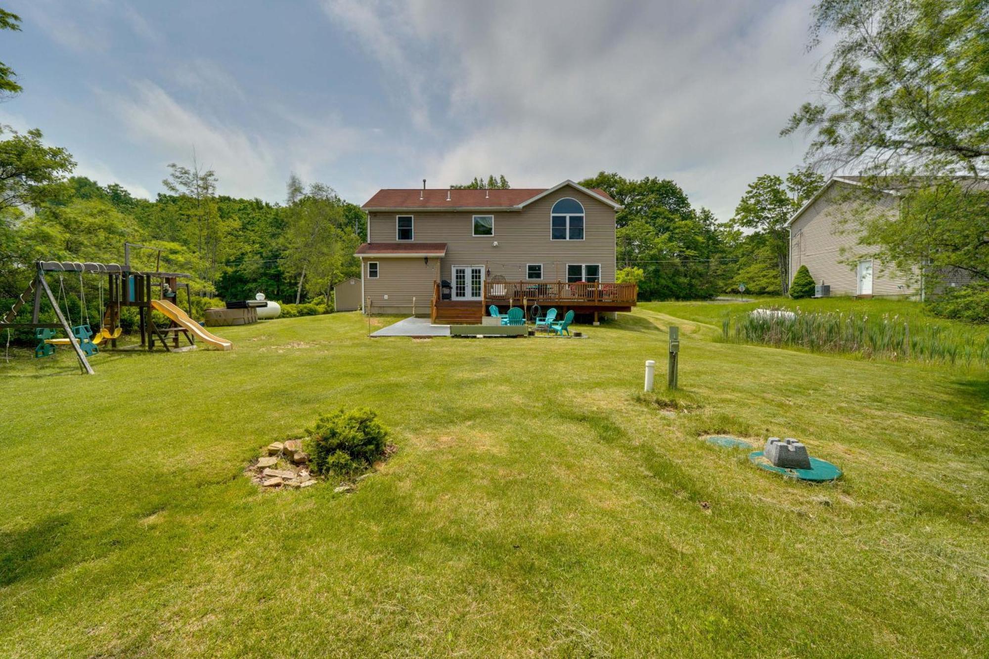 Holiday home Pocono With Hot Tub And Fire Pits 1 Mi To Lakes! *